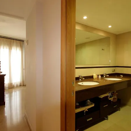 Apartment La Rosaleda, Centrico, Con Garaje Y Terraza Exterior *