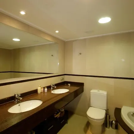 Appartement La Rosaleda, Centrico, Con Garaje Y Terraza Exterior *